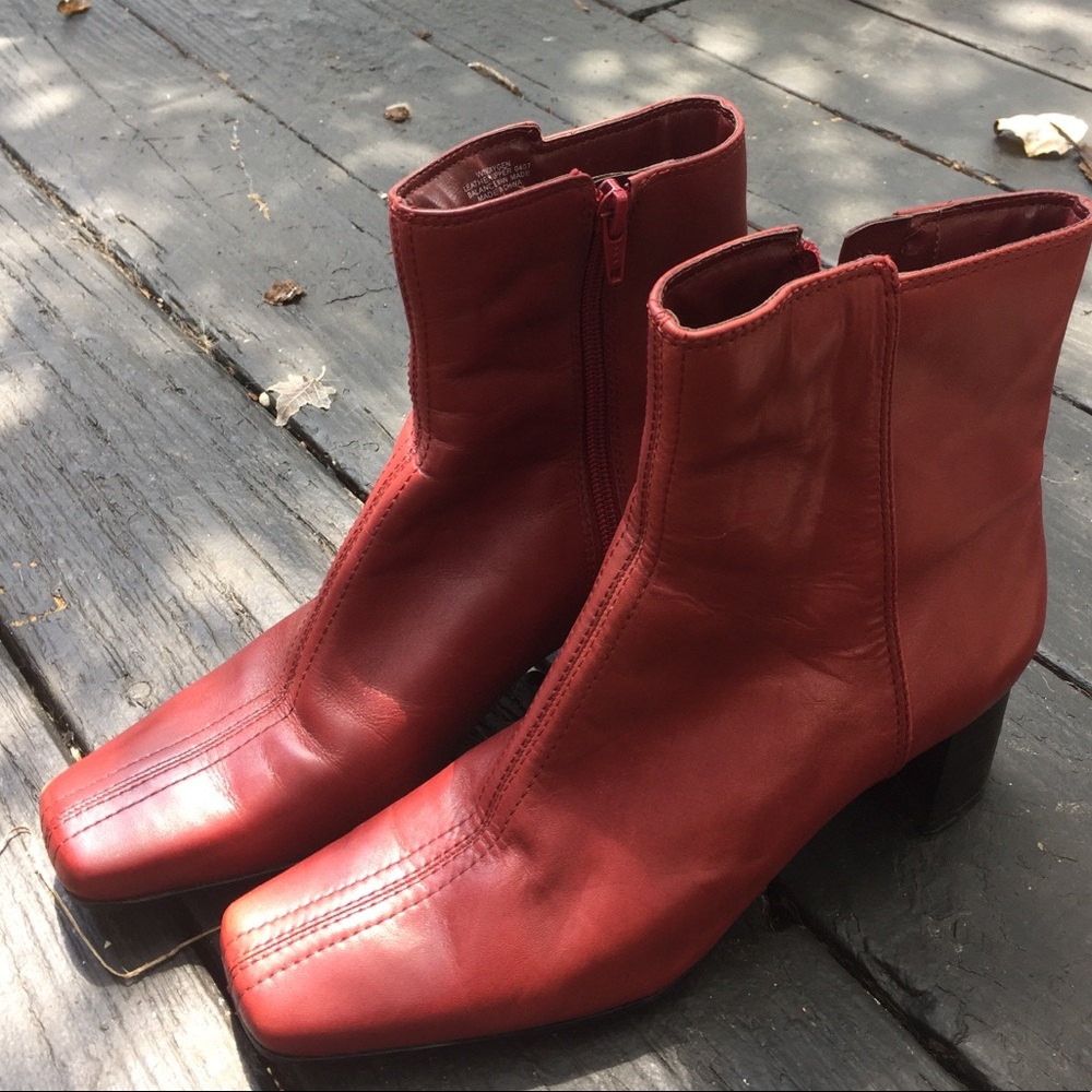 ❤️NINE WEST VINTAGE BOOTIES !! ❤️